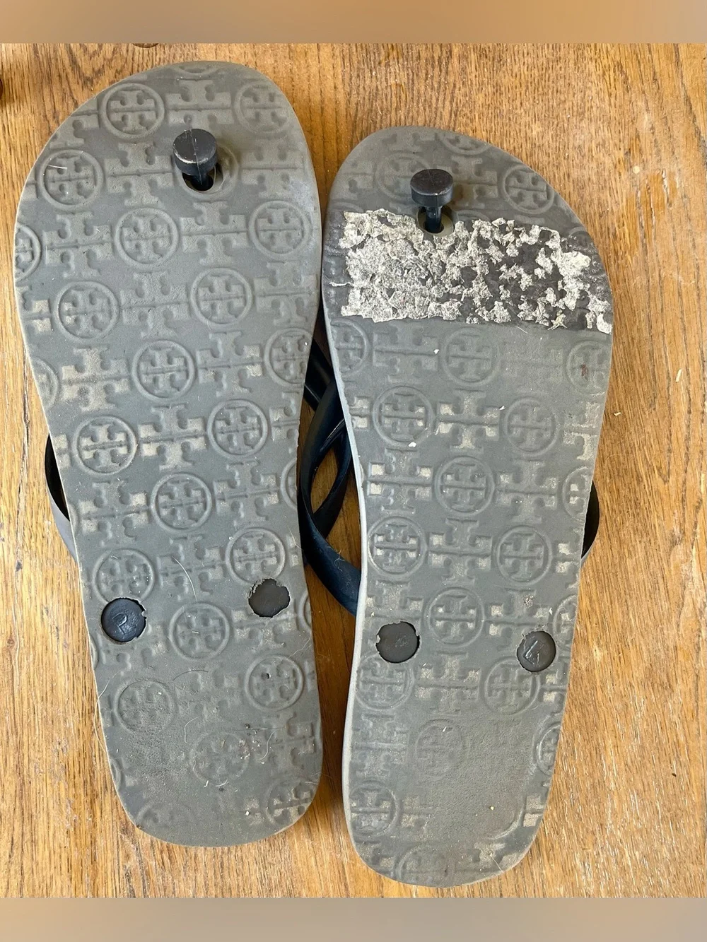 Tory Burch Thin Flip Flops -Striped Gray/Blue Logo Sandals Sz7(Read Description) - Picture 3 of 3
